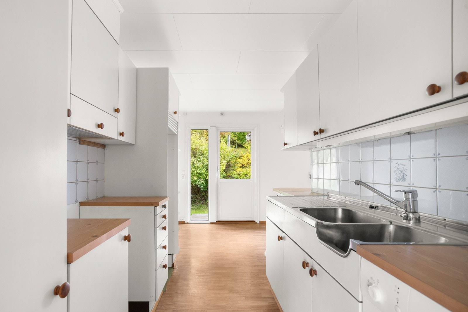 Fra stuen har du adkomst til separat kjøkken. Galleribilde