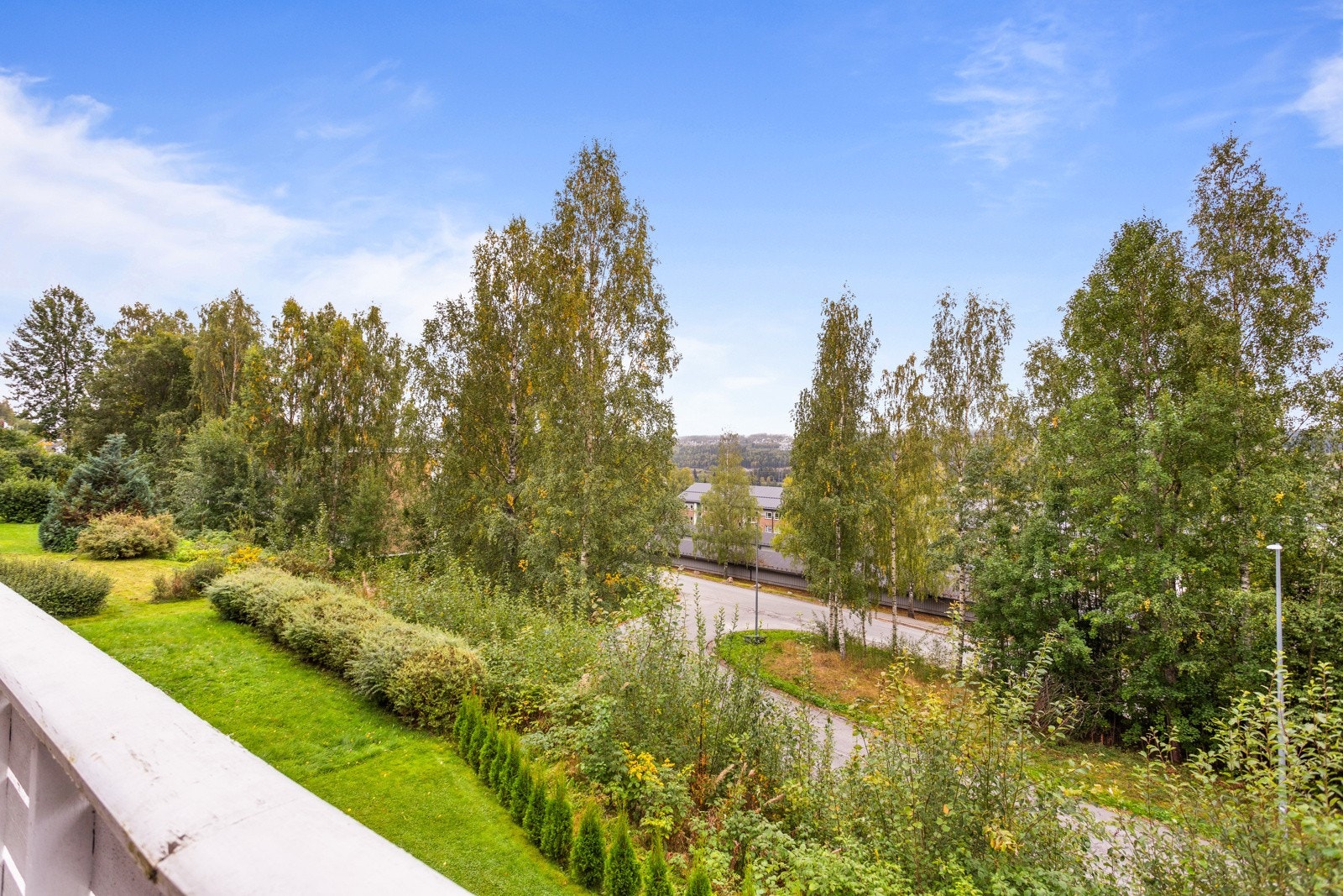 Her har du hyggelig utsyn mot grøntareale. Galleribilde