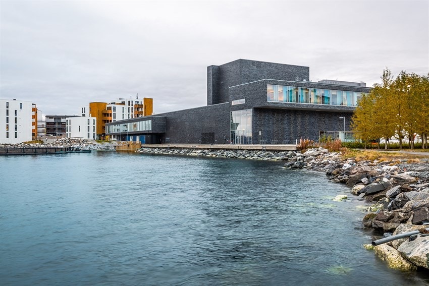 Området er meget populært og er utbygget i en moderne maritim stil. Galleribilde