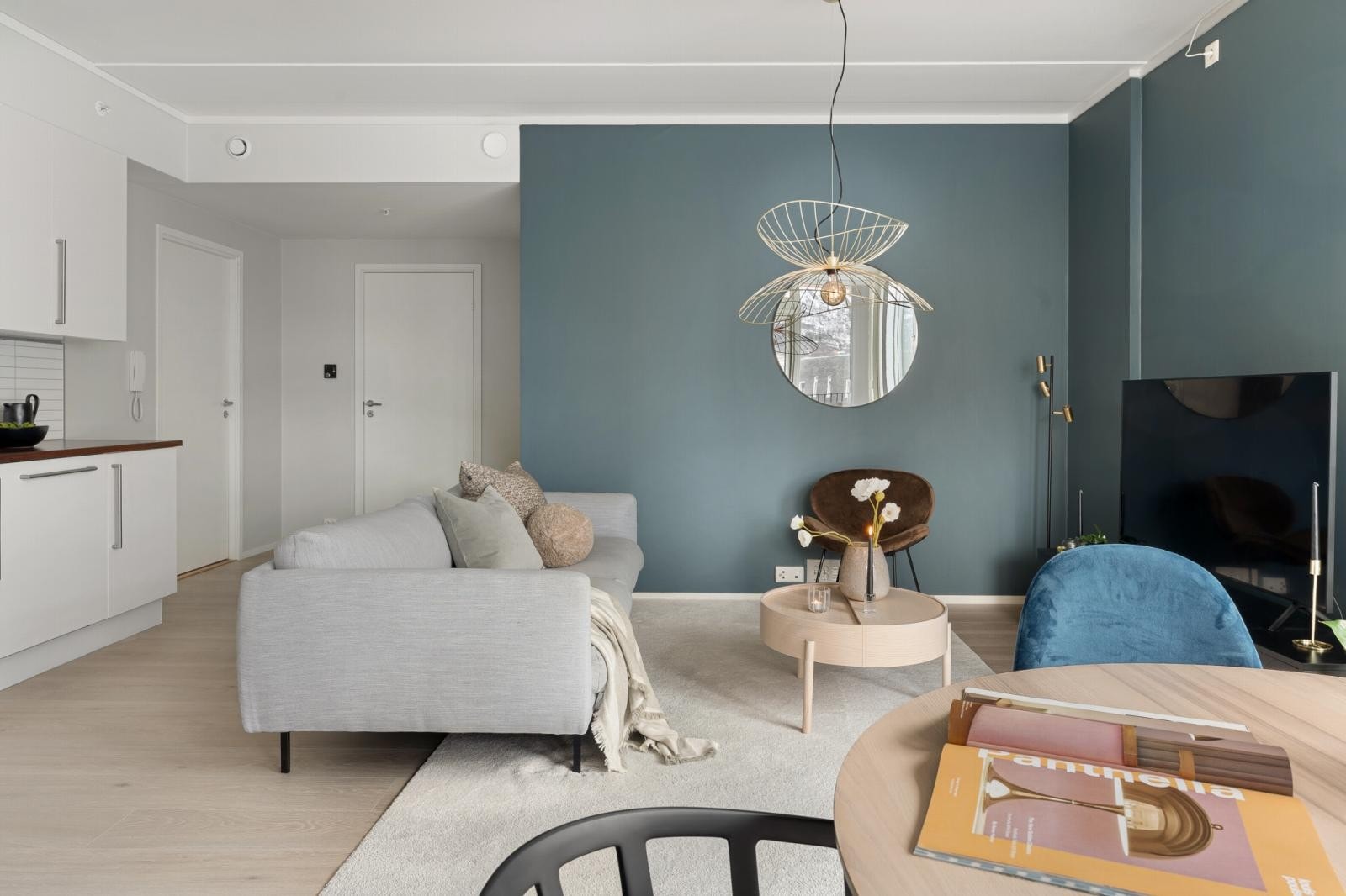 Moderne 3-roms med sentral beliggenhet og parkeringsplass i garasjeanlegg. Galleribilde
