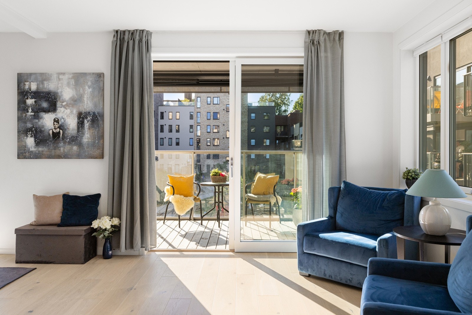 Stuen har flere soner Galleribilde