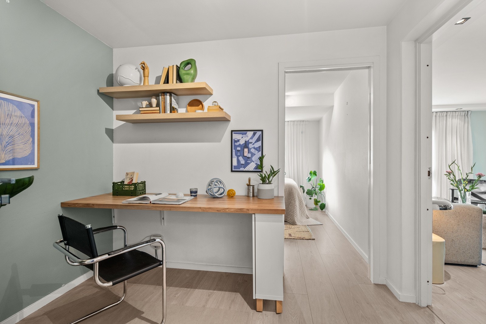 Det ekstra rommet er i dag benyttet som kontor, men kan også innredes til walk-in eller annet. Galleribilde