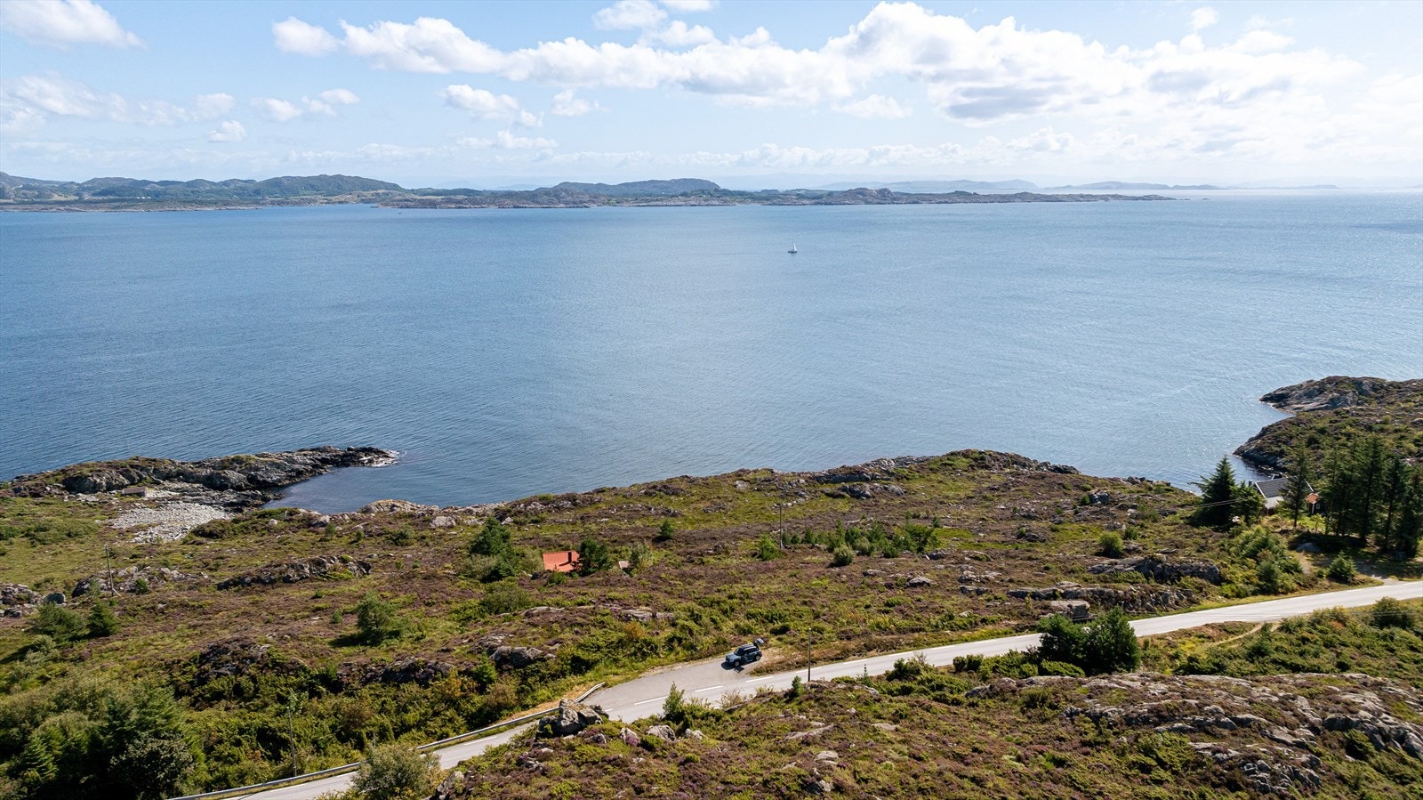 Stor fritidstomt på hele 11 813 kvm med panorama sjøutsikt og ca 45 meter sjølinje Galleribilde