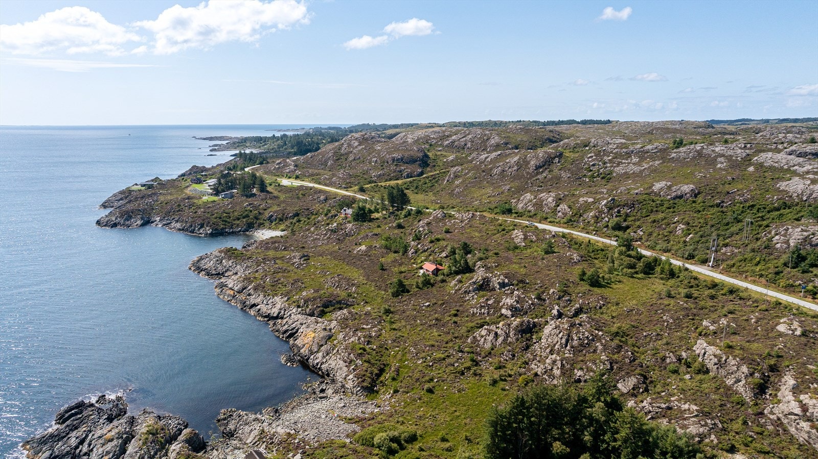 Tomten har en fantastisk beliggenhet til sjø med en kort kjøretur til Norges sommerby Skudeneshavn Galleribilde