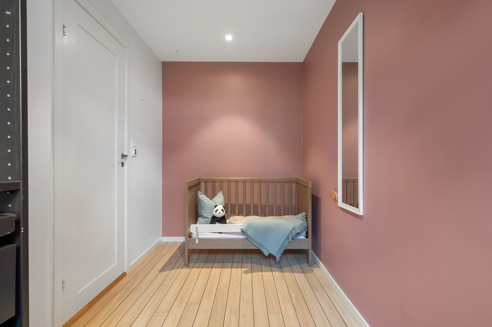 - Dette rommet måler ca. 7,5m², og har varme i gulvet - Galleribilde