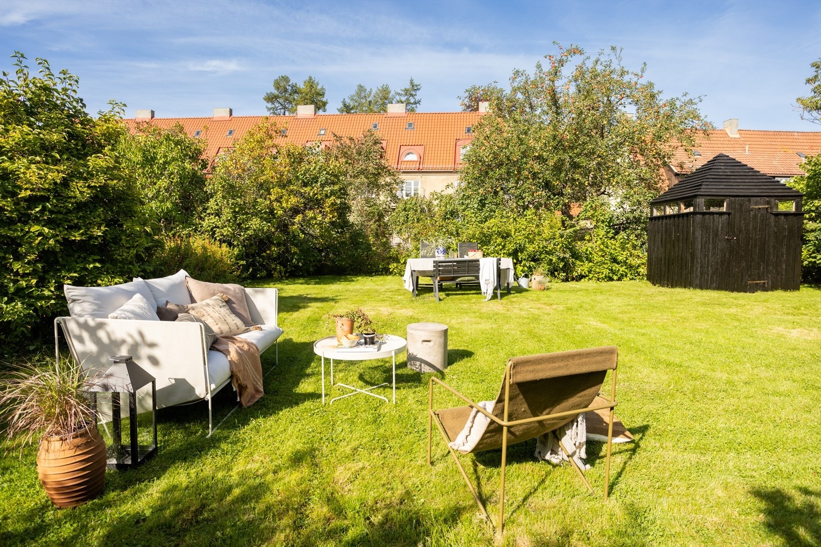 Hagen er romslig og flat, og byr på mange muligheter. her er det boltreplass for hele familien både sommer og vinter. Galleribilde