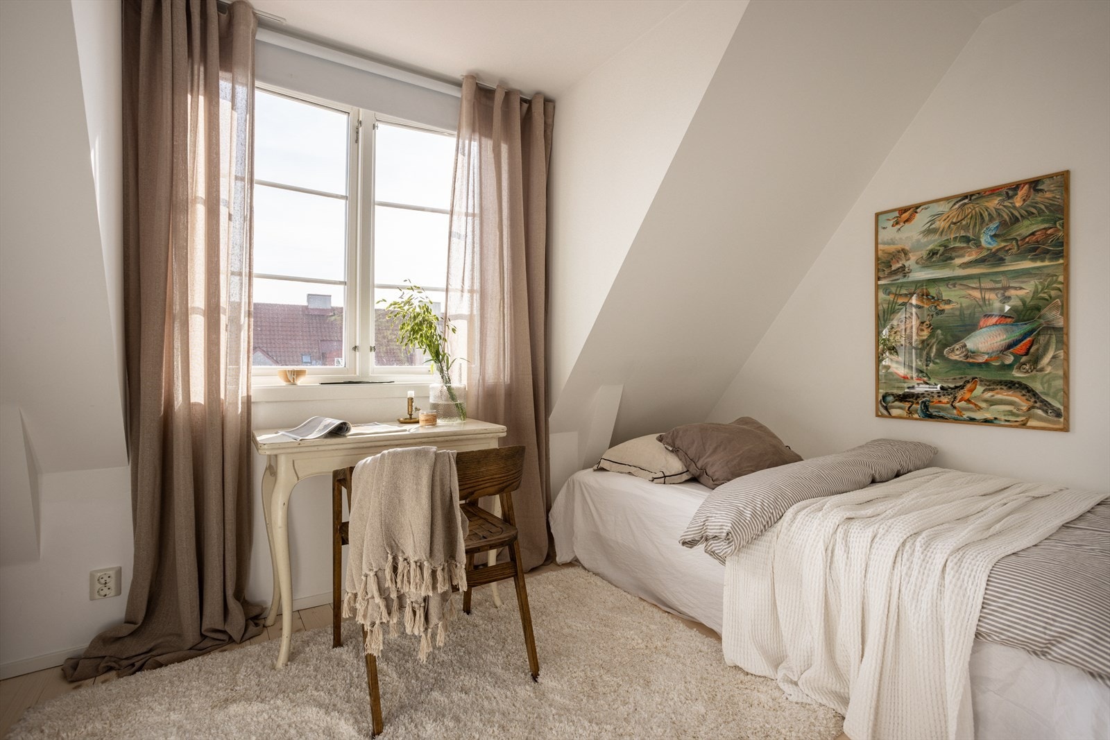 Rommet fungerer ypperlig som barnerom, gjesterom, kontor eller det man måtte ha behov for. Galleribilde