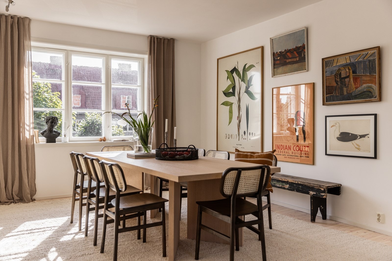 Spiseplassen er et hyggelig og naturlig samlingspunkt både i hverdagen og ved festligere anledninger. Galleribilde