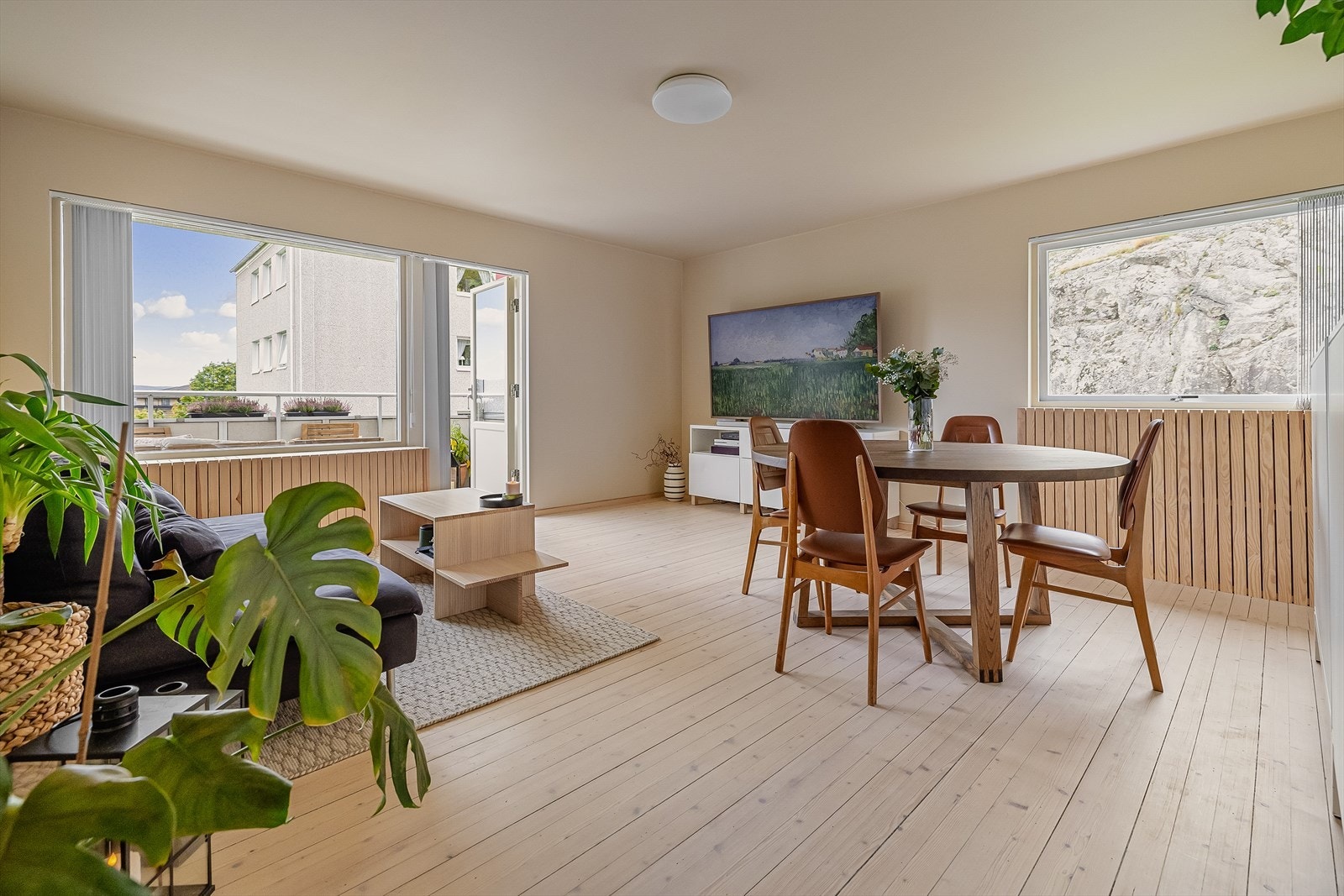 Nyoppusset, moderne leilighet i høy 1. etasje med 2 soverom. Galleribilde