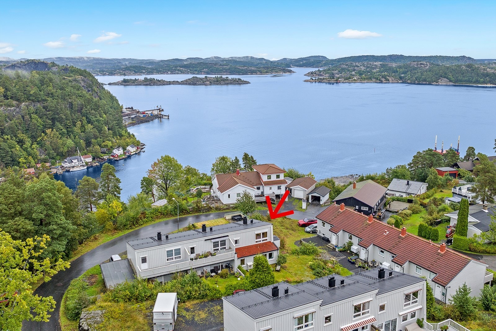 Bergmesterveien 4A ligger i det populære boligområdet Bekkedalen. Galleribilde