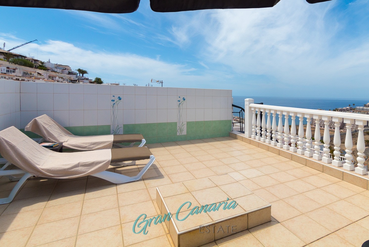 Takterrasse med sol fra morgen til kveld Galleribilde