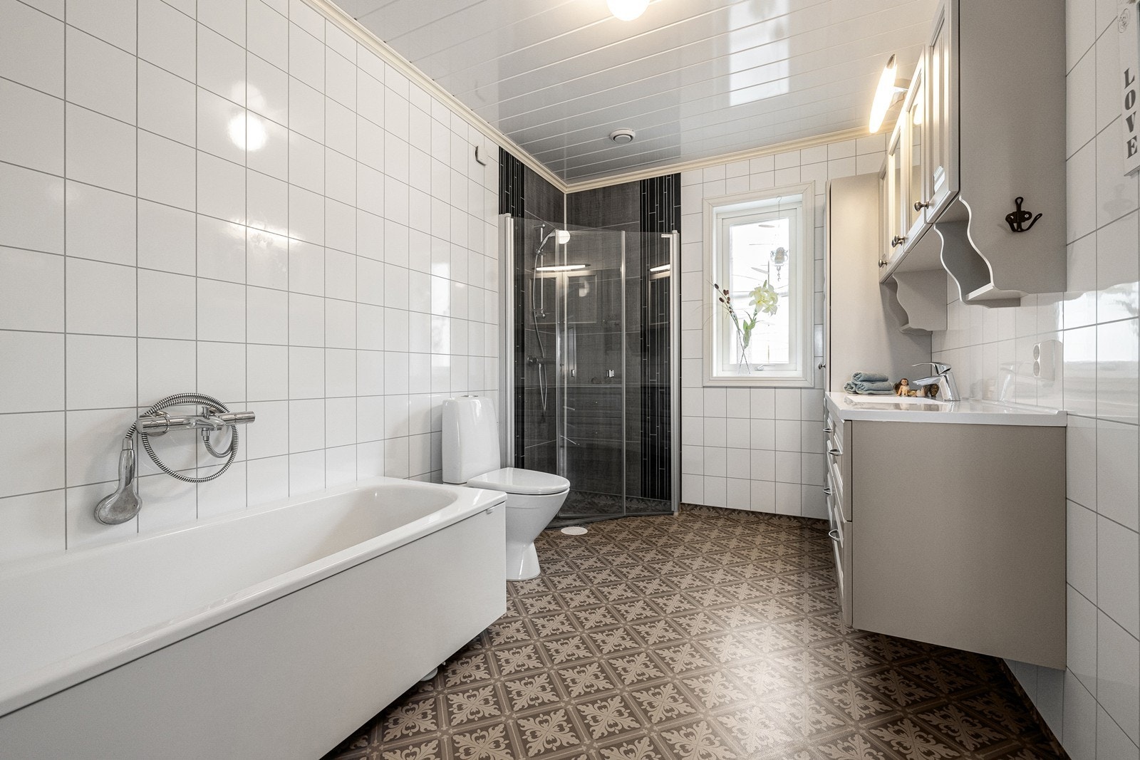 Bad i hovedetaasjen. Galleribilde