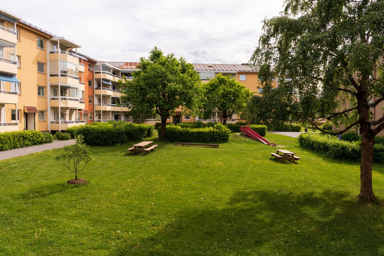 Borettslaget har flotte fellesområder rett utenfor døren. Galleribilde