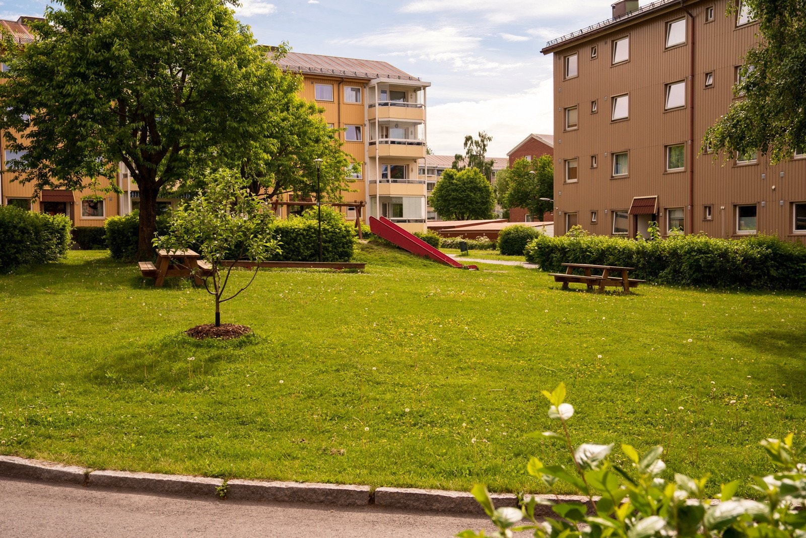 Pent opparbeidet og barnevennlige uteområder. Galleribilde
