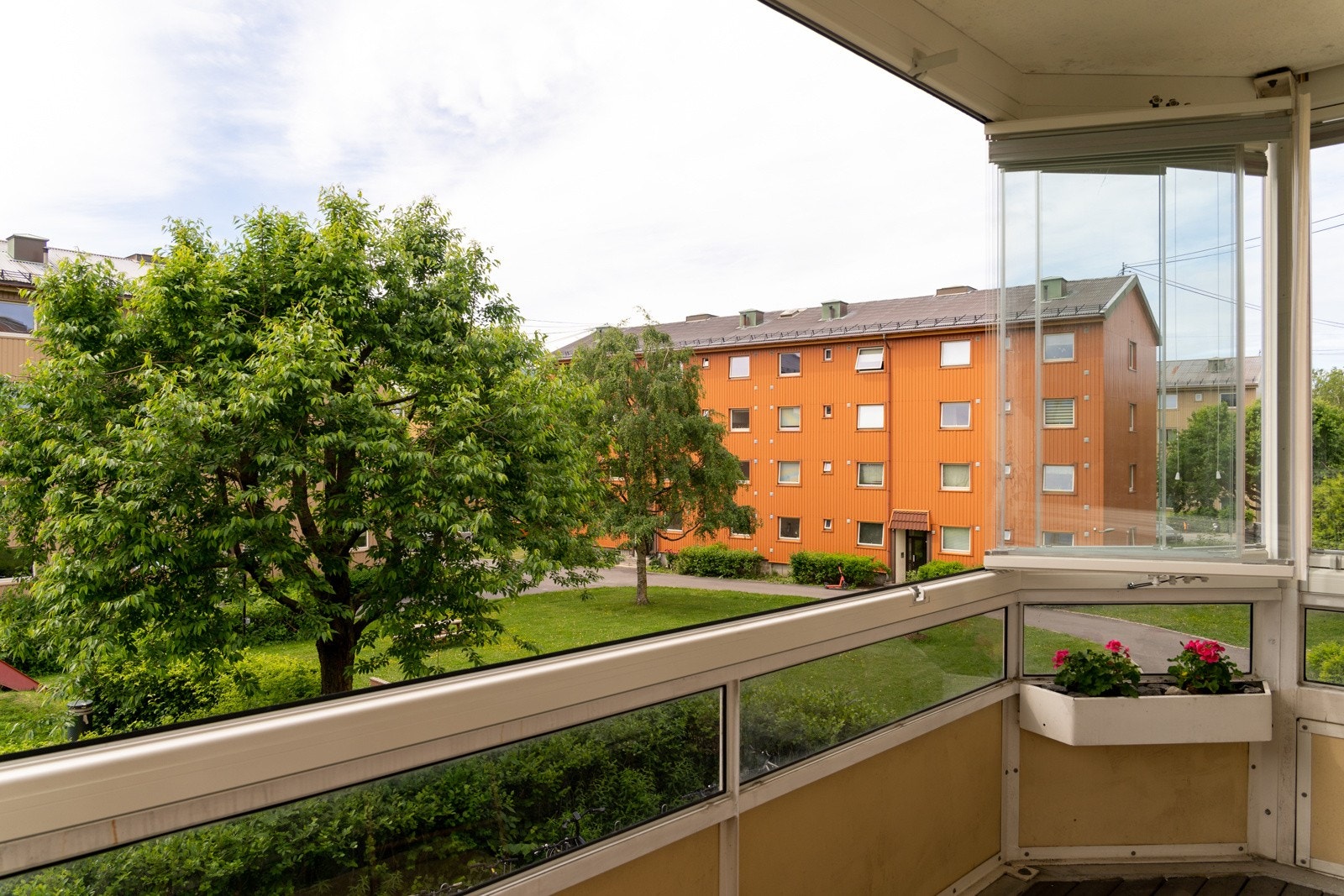 Velkommen til Karl Staaffs vei 61 - presentert av Synne Vang v/Privatmegleren. Galleribilde
