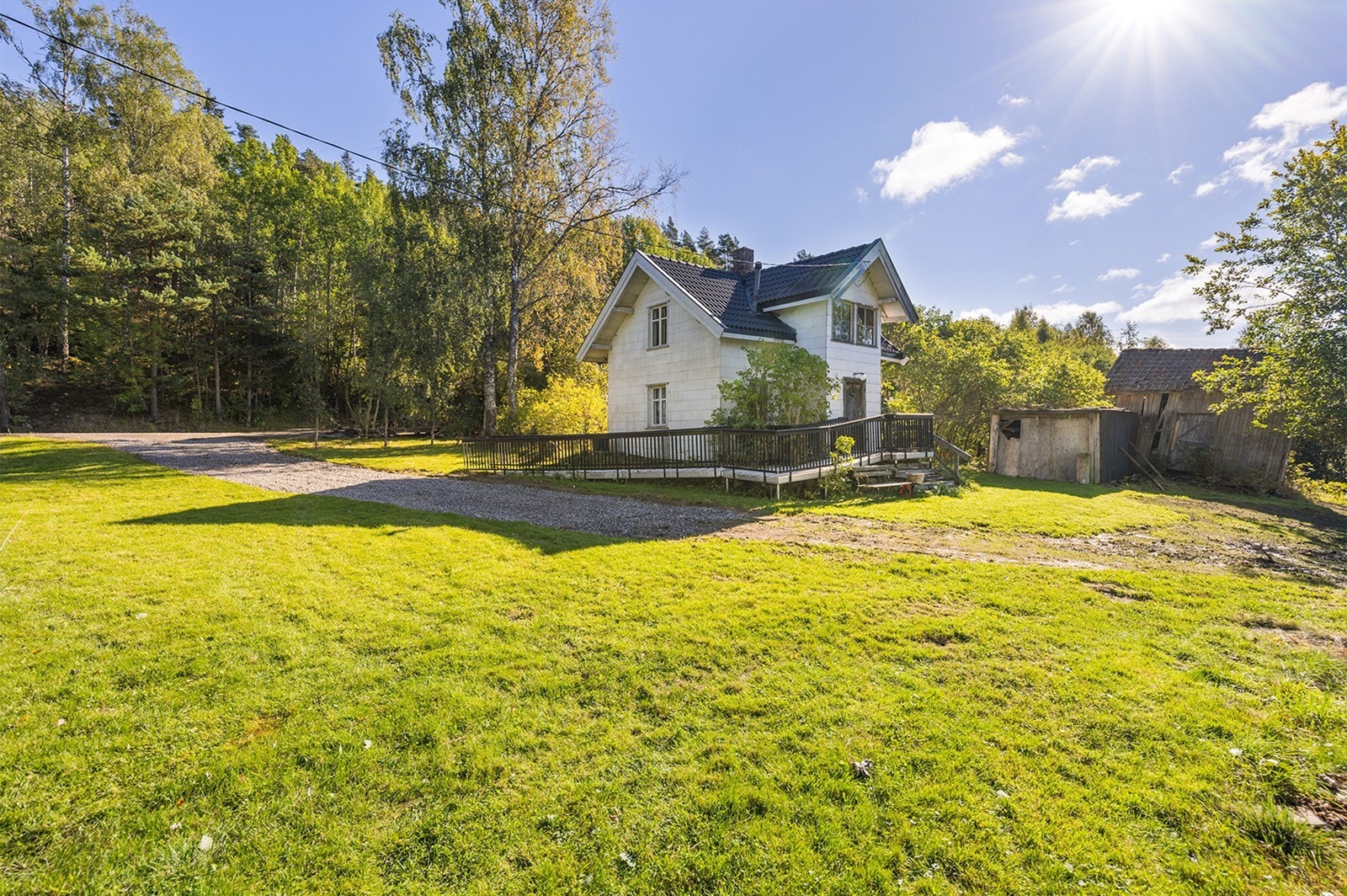 Stian Berglund ønsker velkommen til visning i Fetveien 2577. Galleribilde