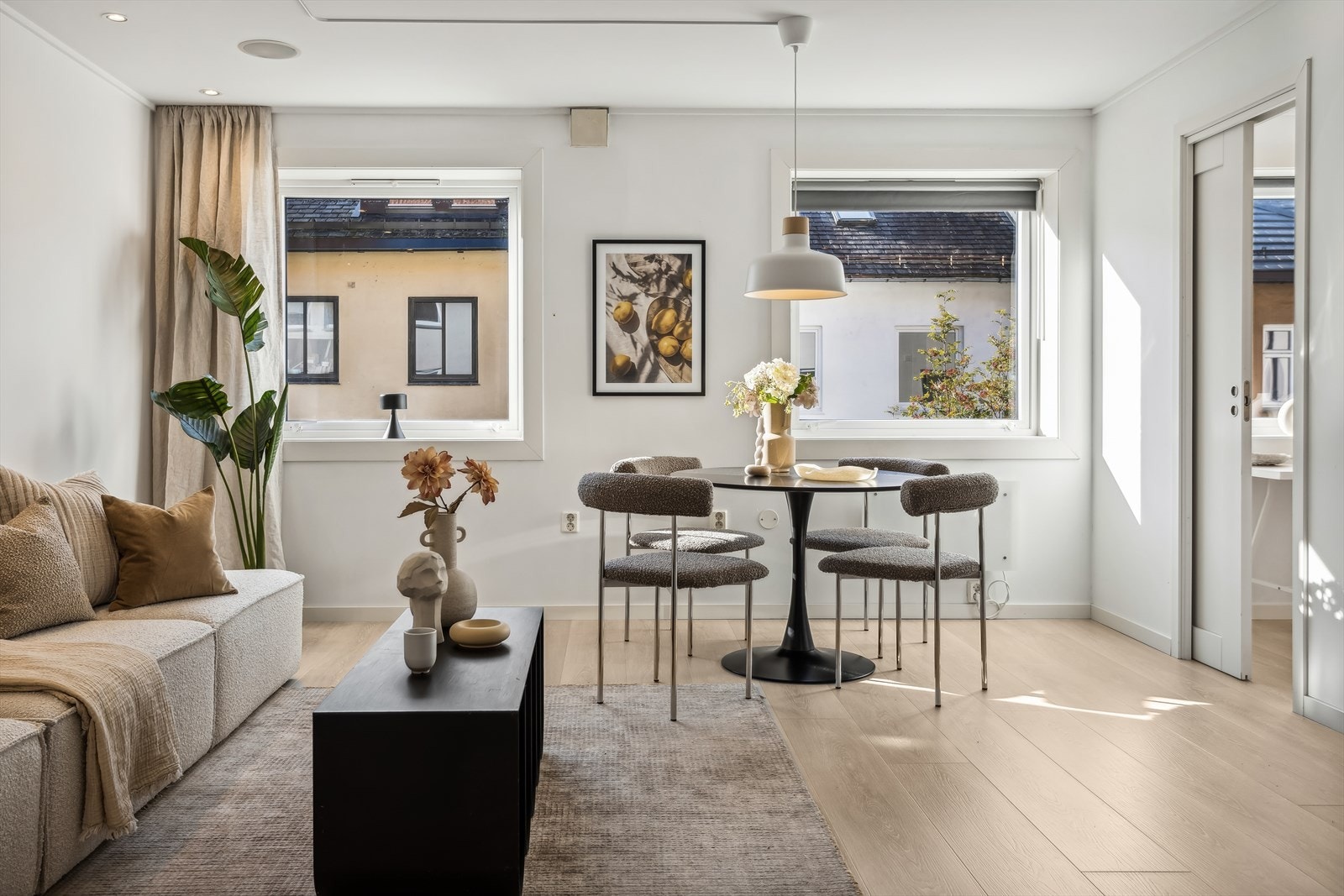Det er i senere tid gjort oppgraderinger i både leiligheten og på bygget. Galleribilde