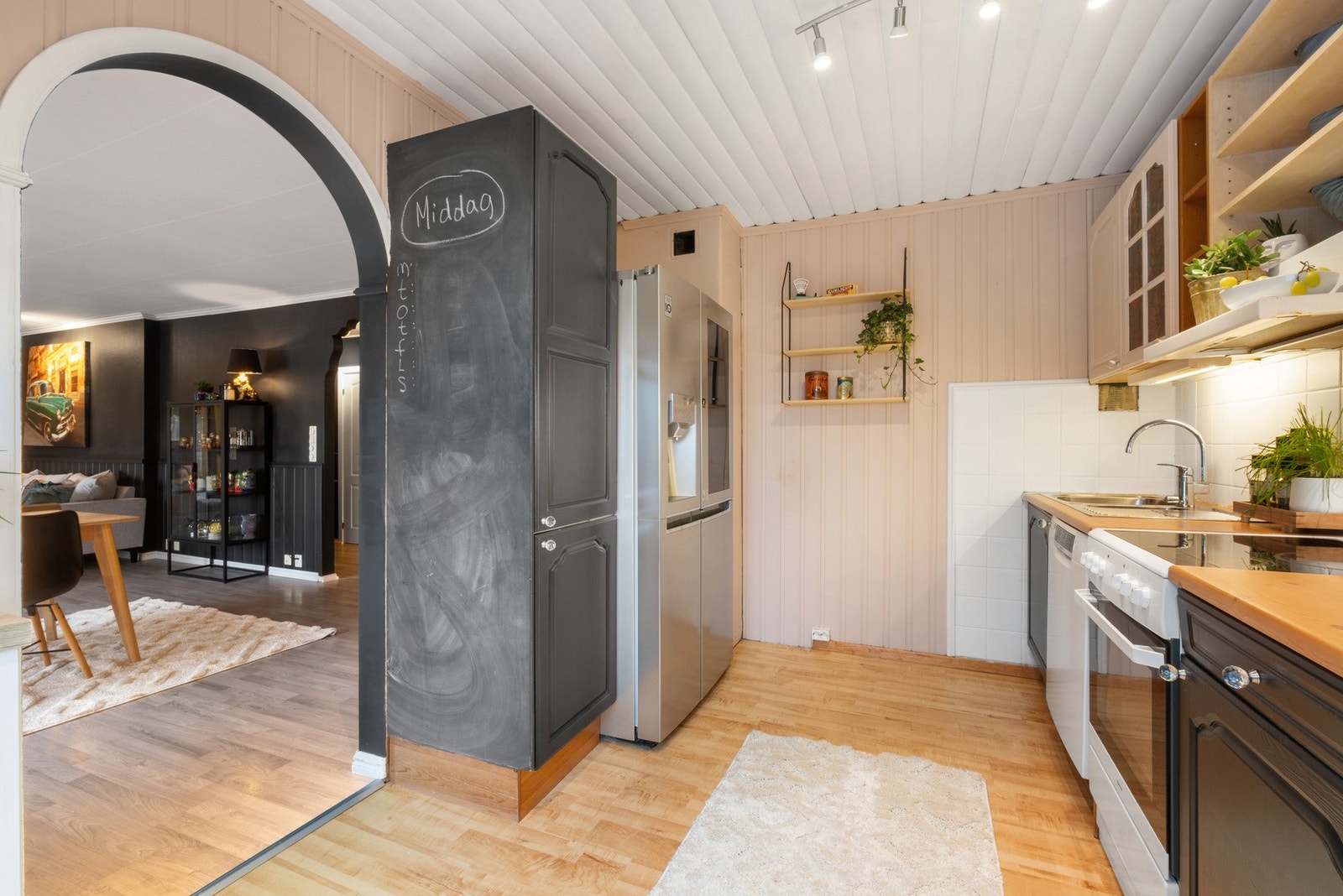 Delvis åpen stue/kjøkken løsning Galleribilde