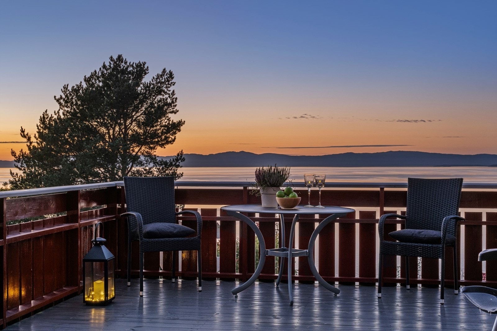 Terrassebordene ble skiftet i 2021 Galleribilde