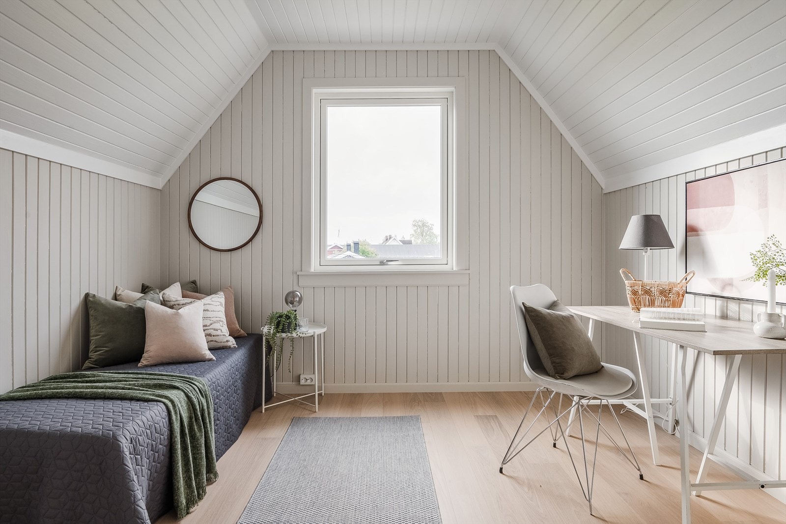 Soverom 2 er et lyst og fint rom som passer perfekt som barnerom, gjesterom eller kontor. Galleribilde