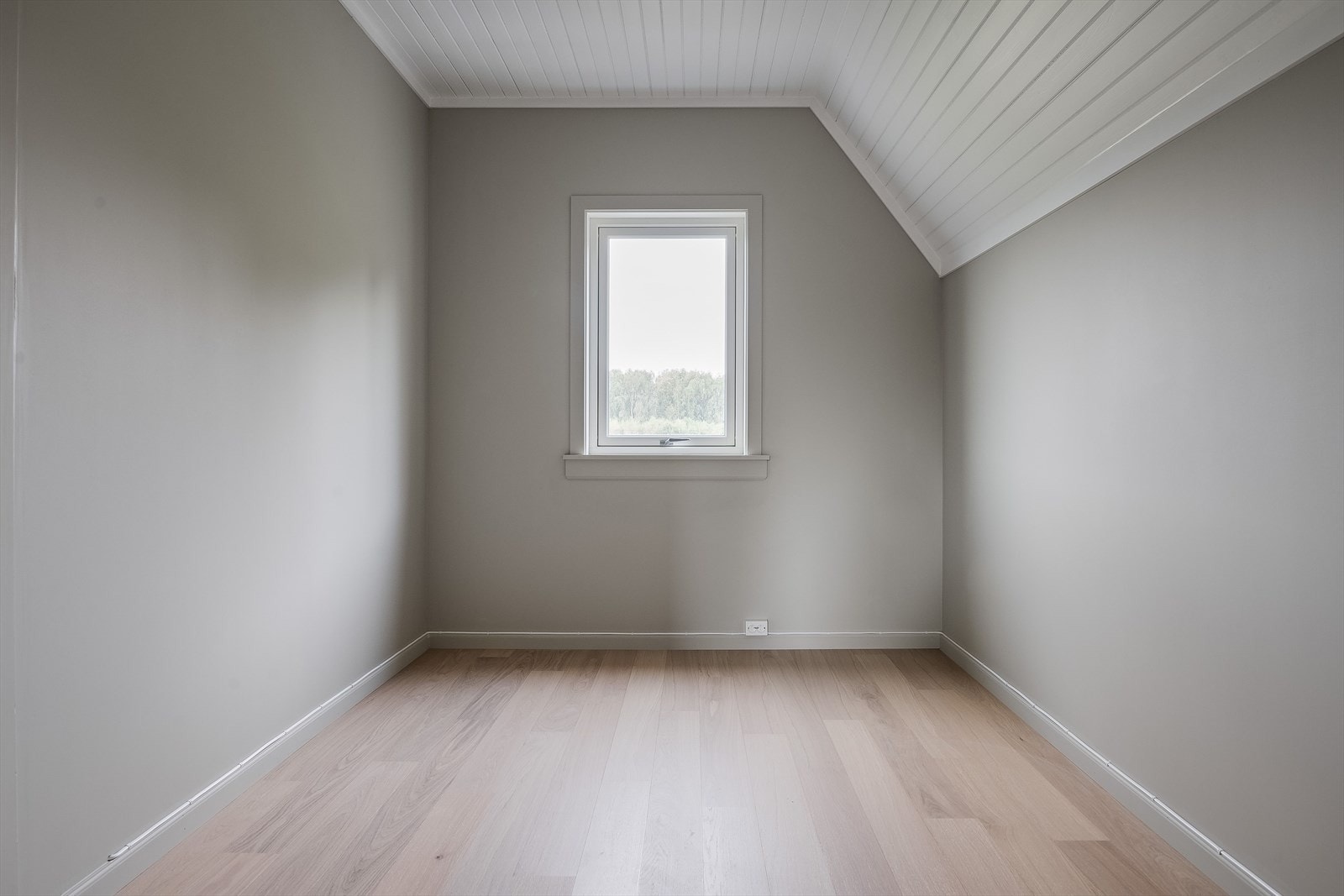 Soverom 3 er også et fint rom som ble pusset opp i 2024 med nye gulv, nye overflater og nytt elektrisk anlegg. Galleribilde