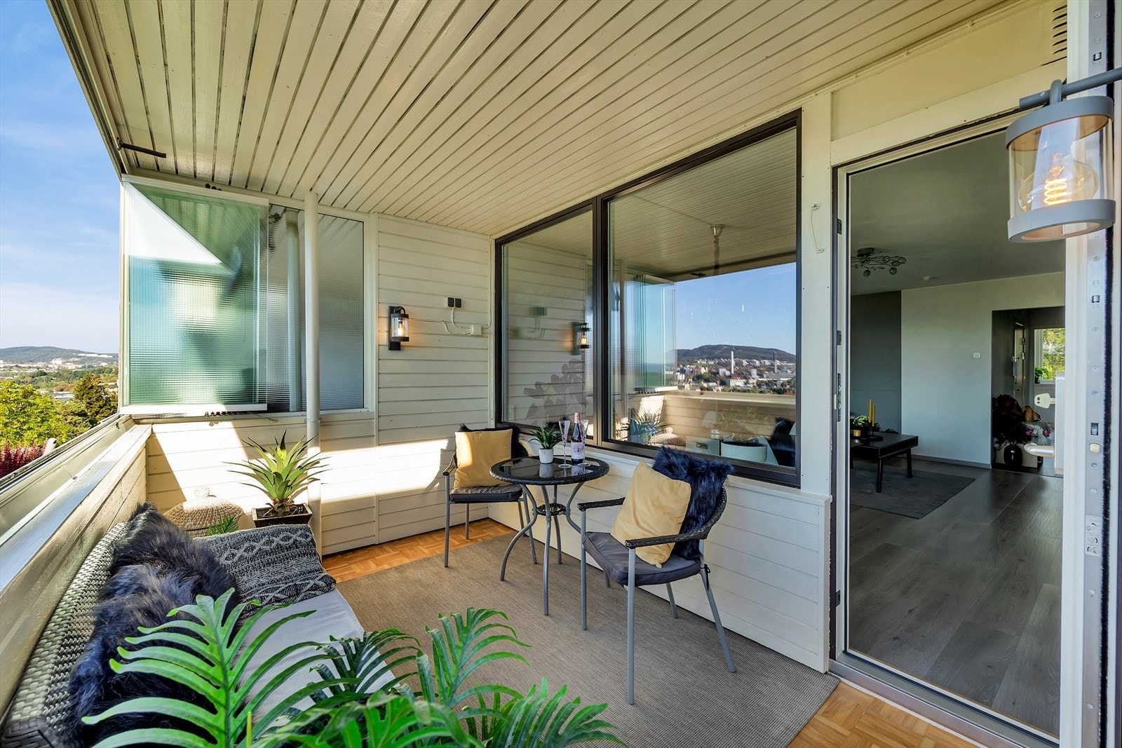 Stor og flott balkong på ca. 9 kvm. Galleribilde