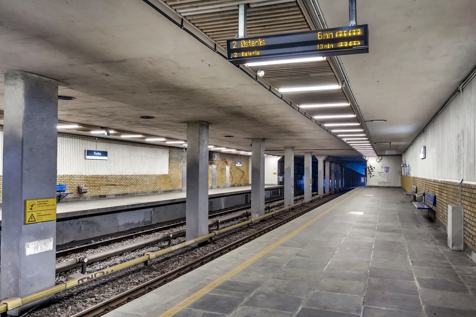 Tveita T-bane er bare 10 min unna bligen. Det tar kun 14 min ned til Jernbanetorget. Galleribilde