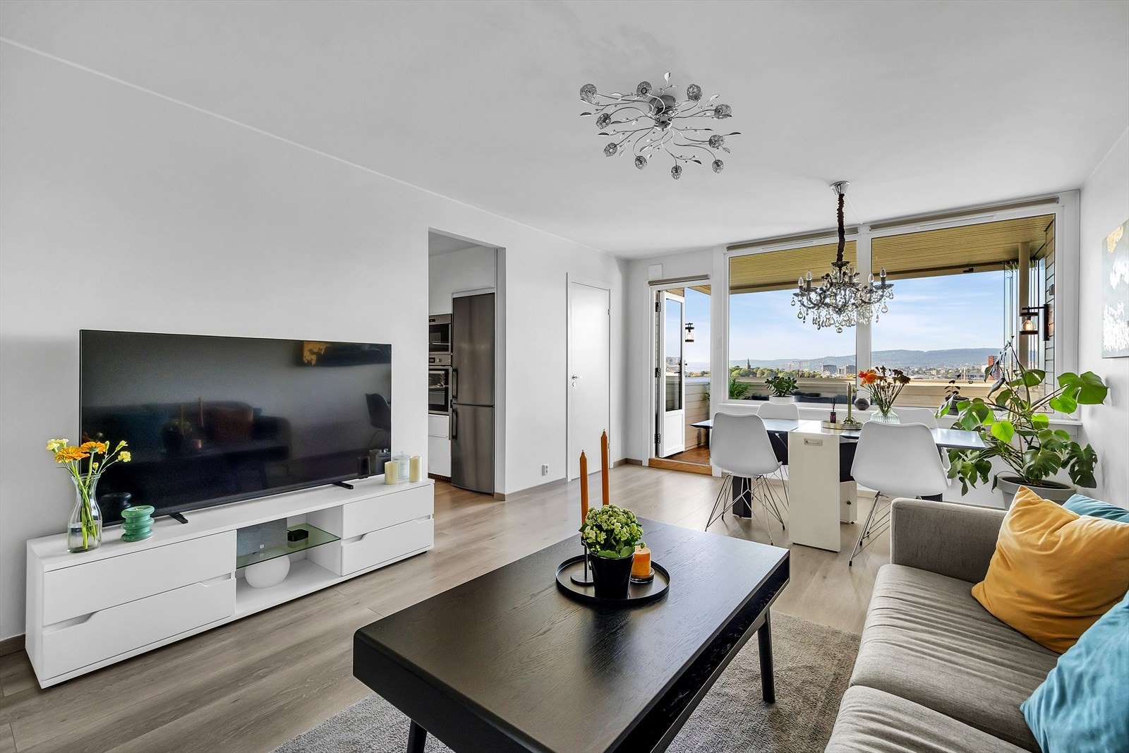 Den gode planløsningen gjør det enkelt dele opp rommet i naturlige soner. Galleribilde