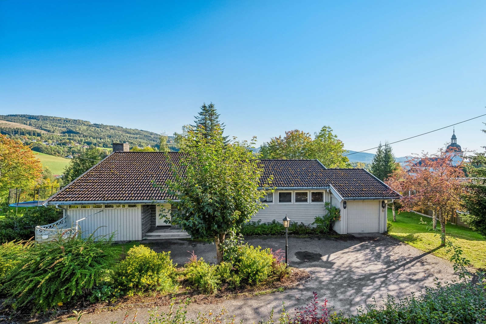 Boligen ligger fint til i solrike og barnevennlige Prestmoen boligfelt. Galleribilde