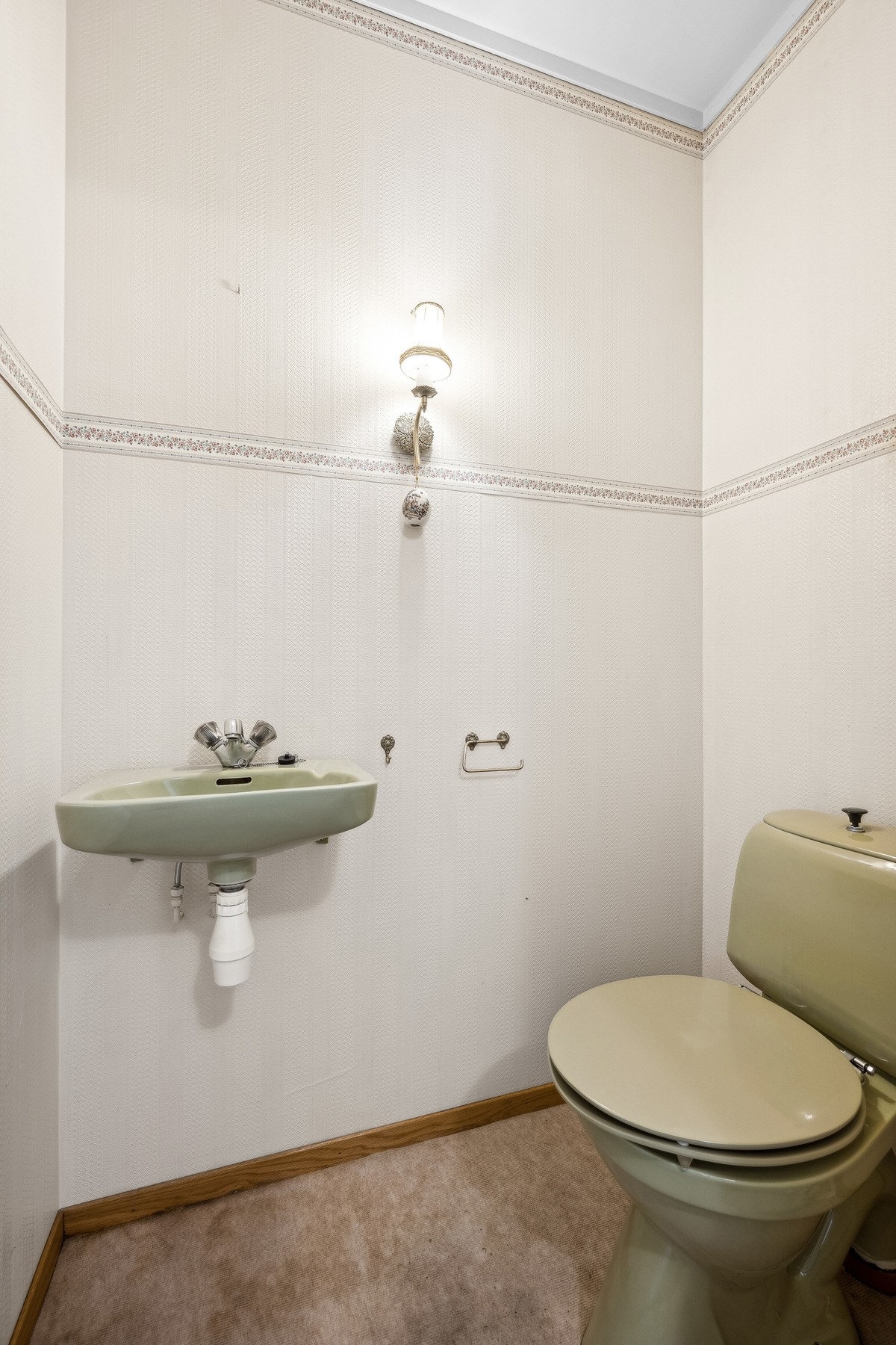 Eget toalettrom i boligens 1.etasje. Galleribilde