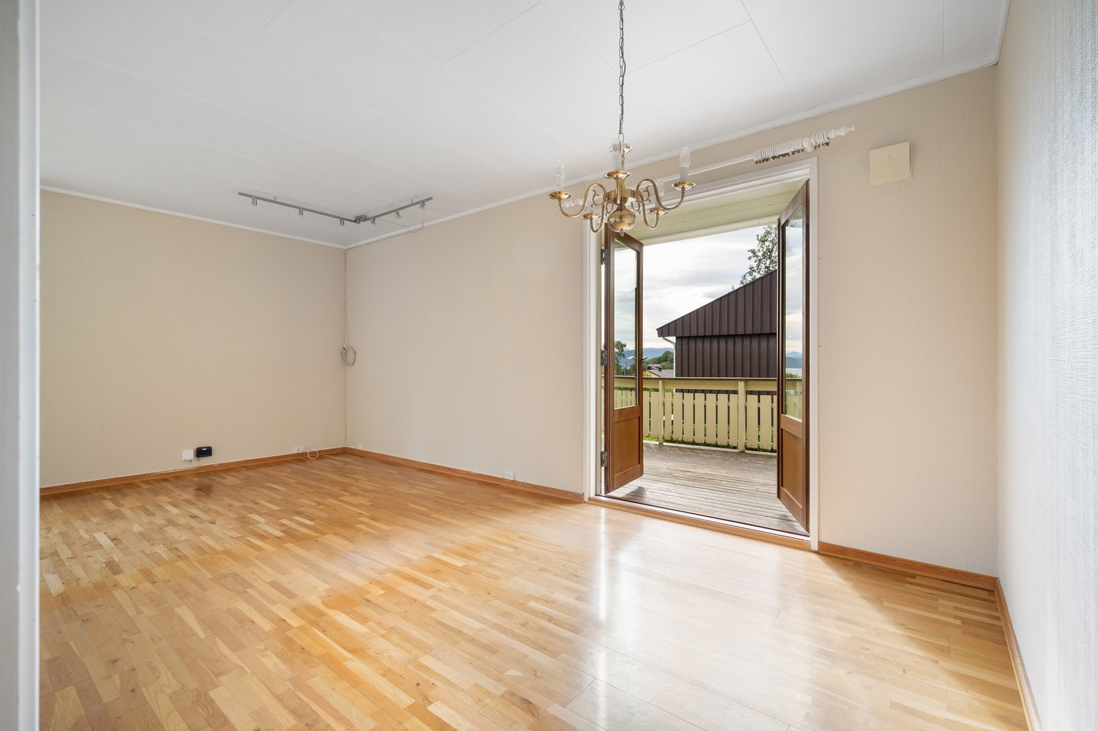 Adkomst til terrassen finner du også her inne Galleribilde