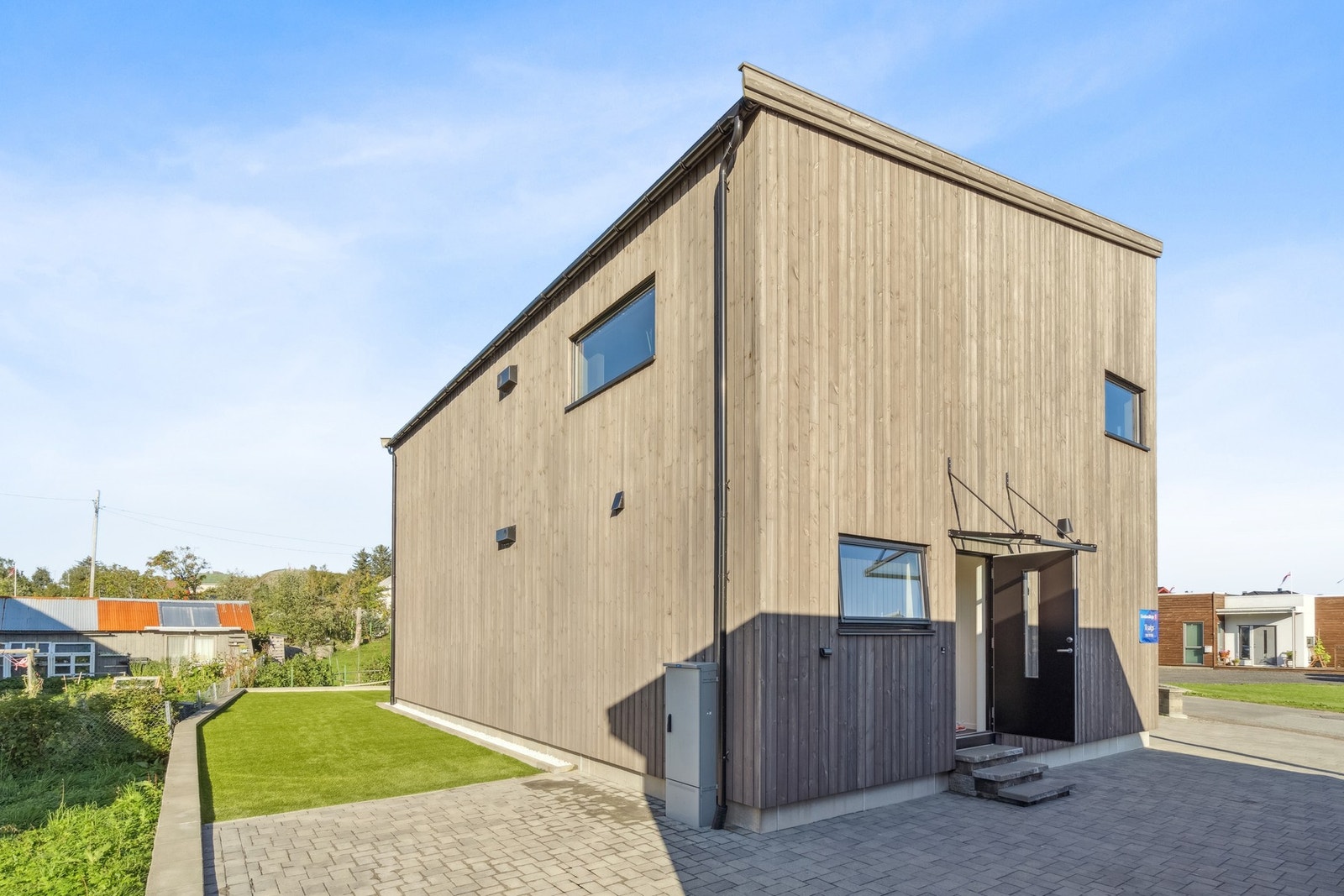 Like ved garasjen har vi inngangen til hybel. Galleribilde