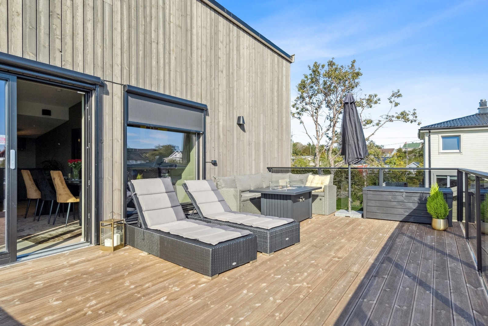 Her kan du nyte morgenkaffen, gode måltider og godt selskap. Galleribilde