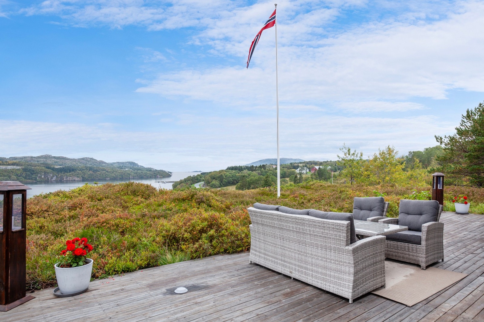 Her kan man nyte varme sommerdager med gode sol- og utsiktsforhold. Galleribilde