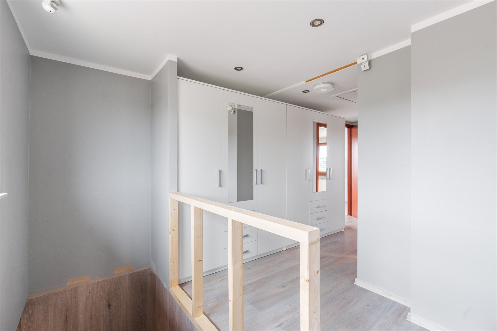 Gang, loftsetg. Galleribilde