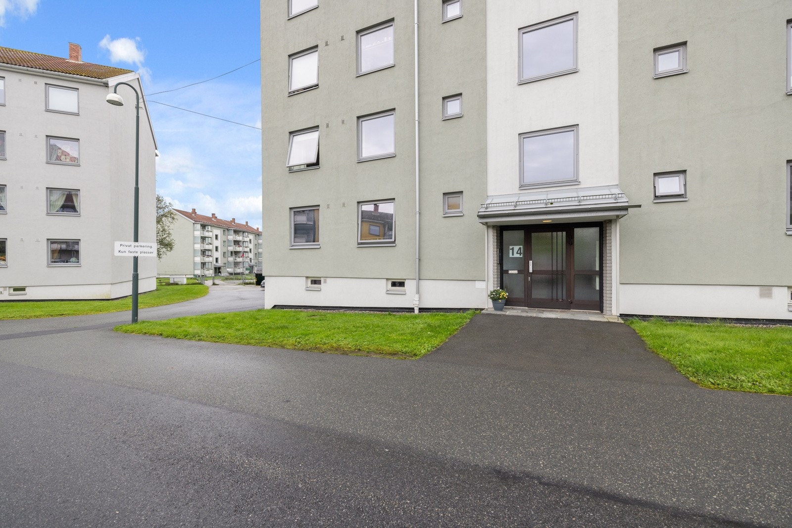 Leiligheten har adkomst via en felles trappeoppgang Galleribilde