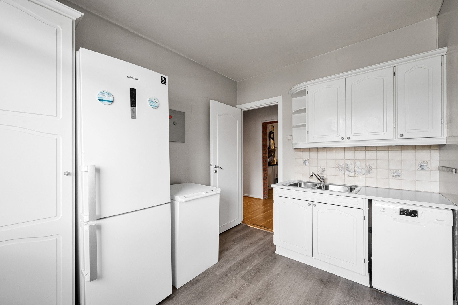 Felleskostnadene inkl. oppvarming, varmtvann og fibernett. Galleribilde