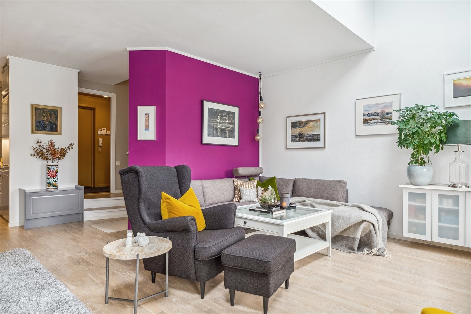 Eiendommen har en svært ettertraktet beliggenhet på idylliske Bakklandet. Galleribilde