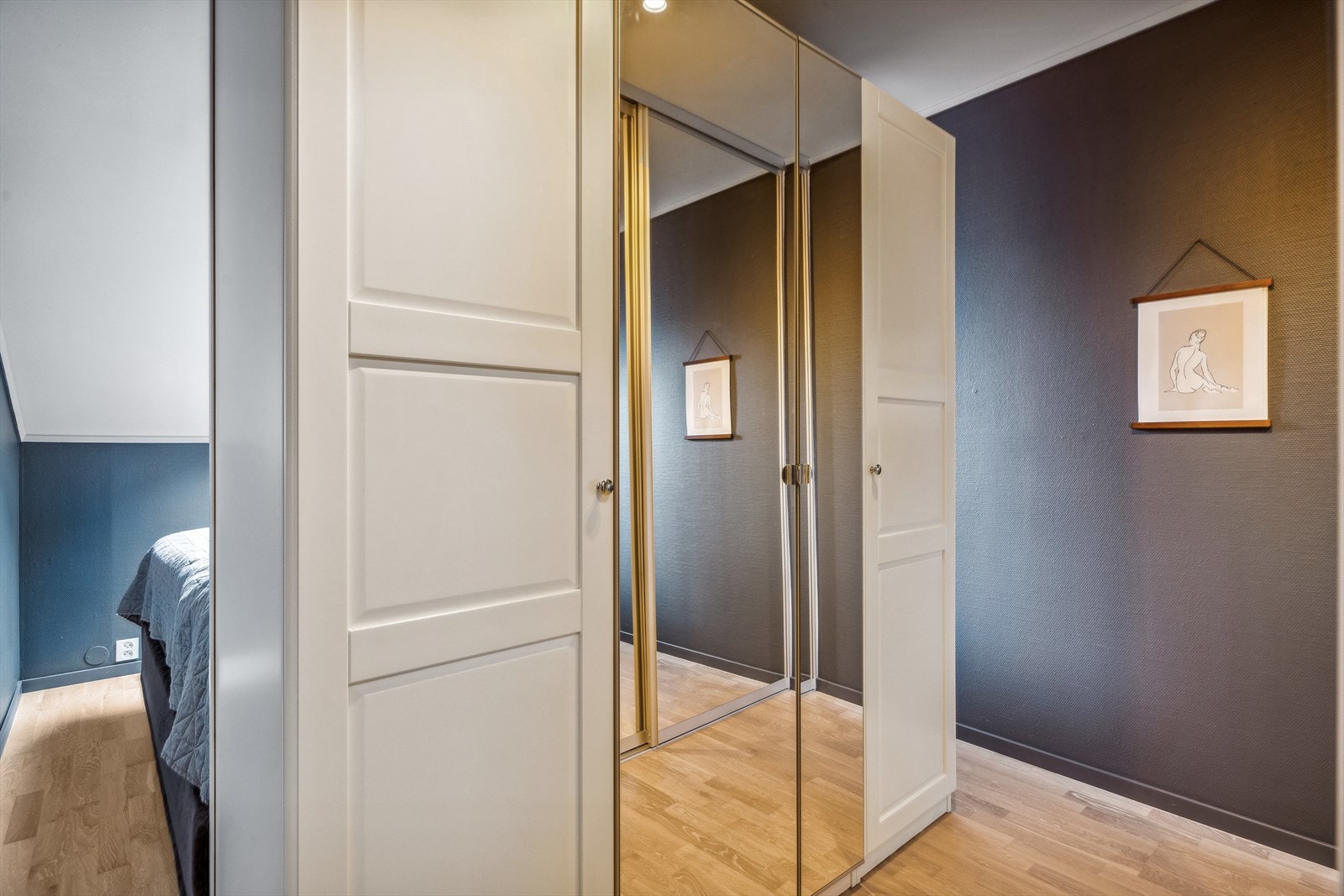 Hovedsoverommet er på 11 kvm med en flott garderobesone. Galleribilde