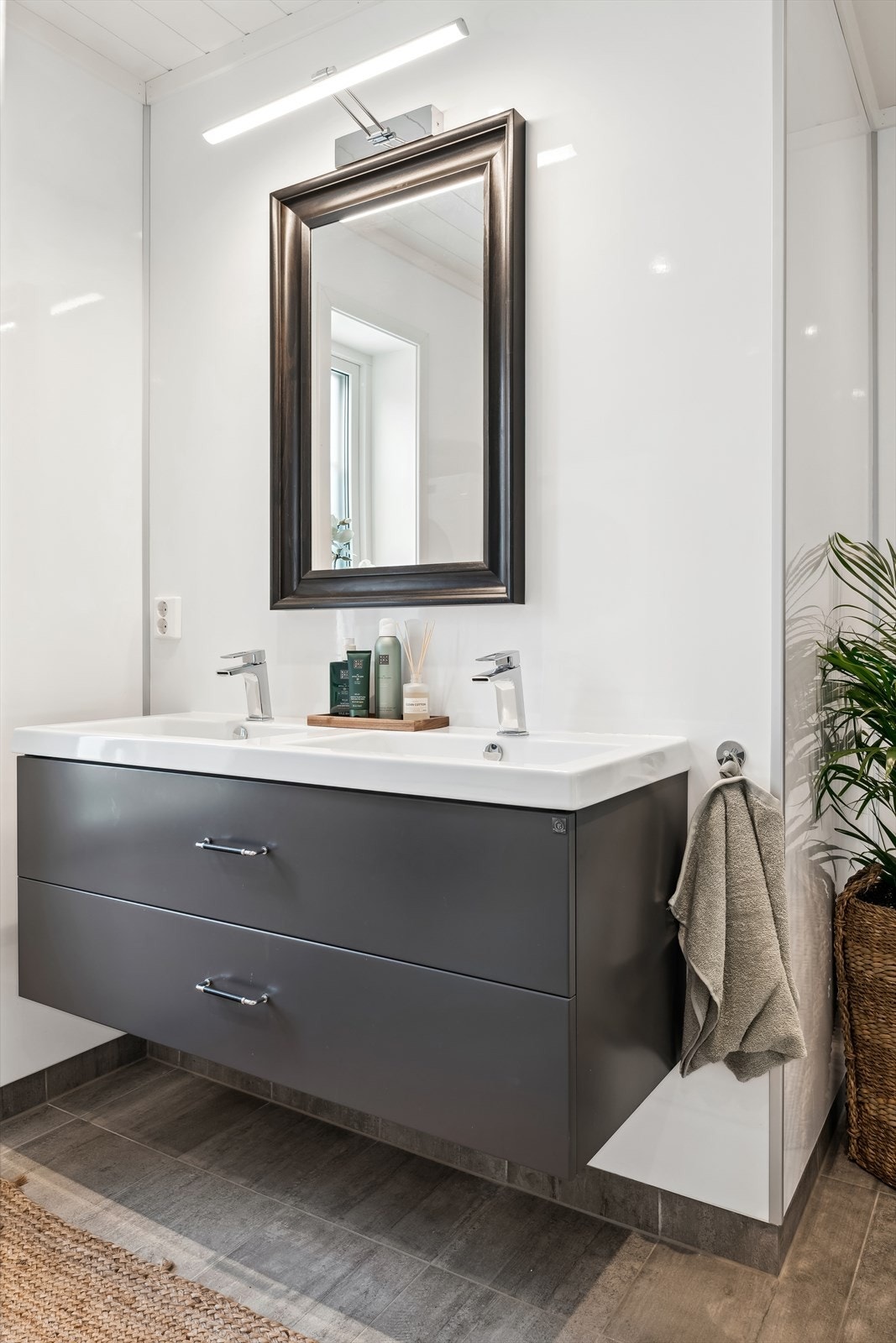 Bad 2 som er kombinert med vaskerommet Galleribilde