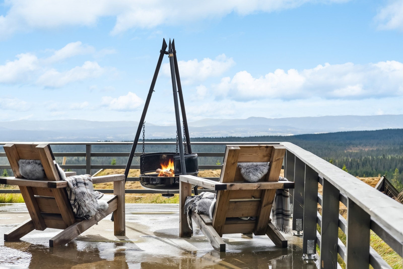 Uteidyll! Her kan feriedager og helger nytes i rolige og idylliske omgivelser med vidstrakt utsikt Galleribilde