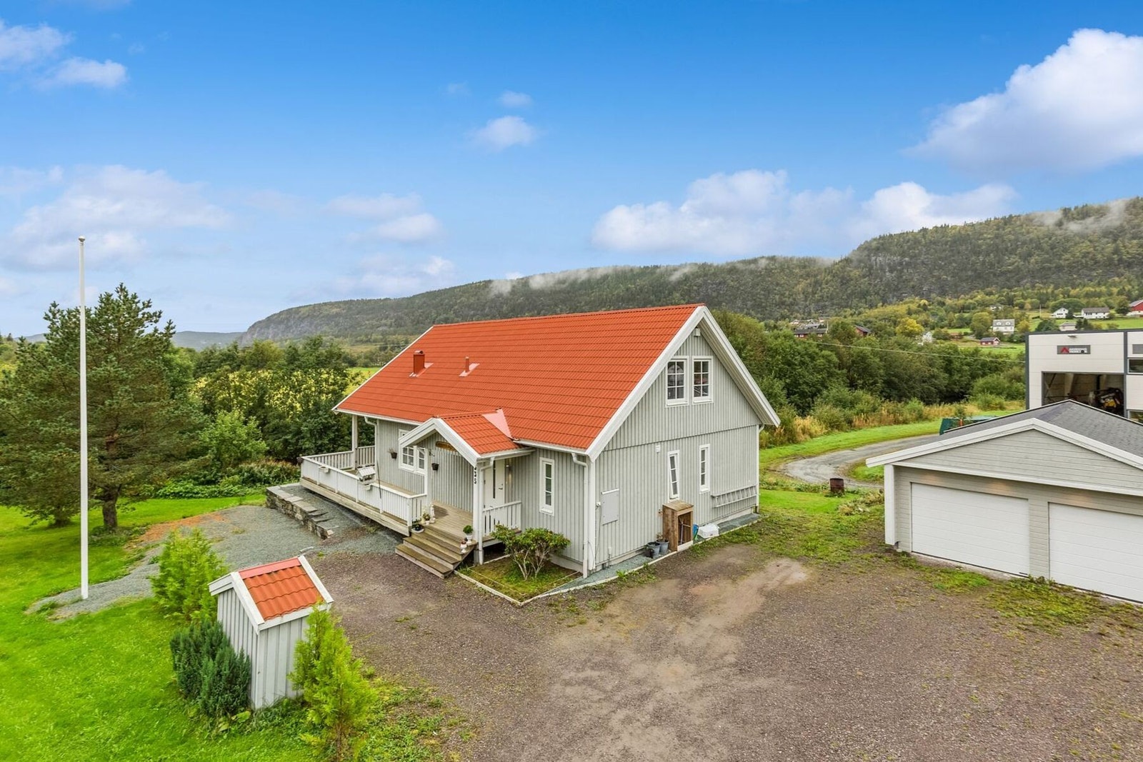 Velkommen til Sørfjordveien 535! Galleribilde