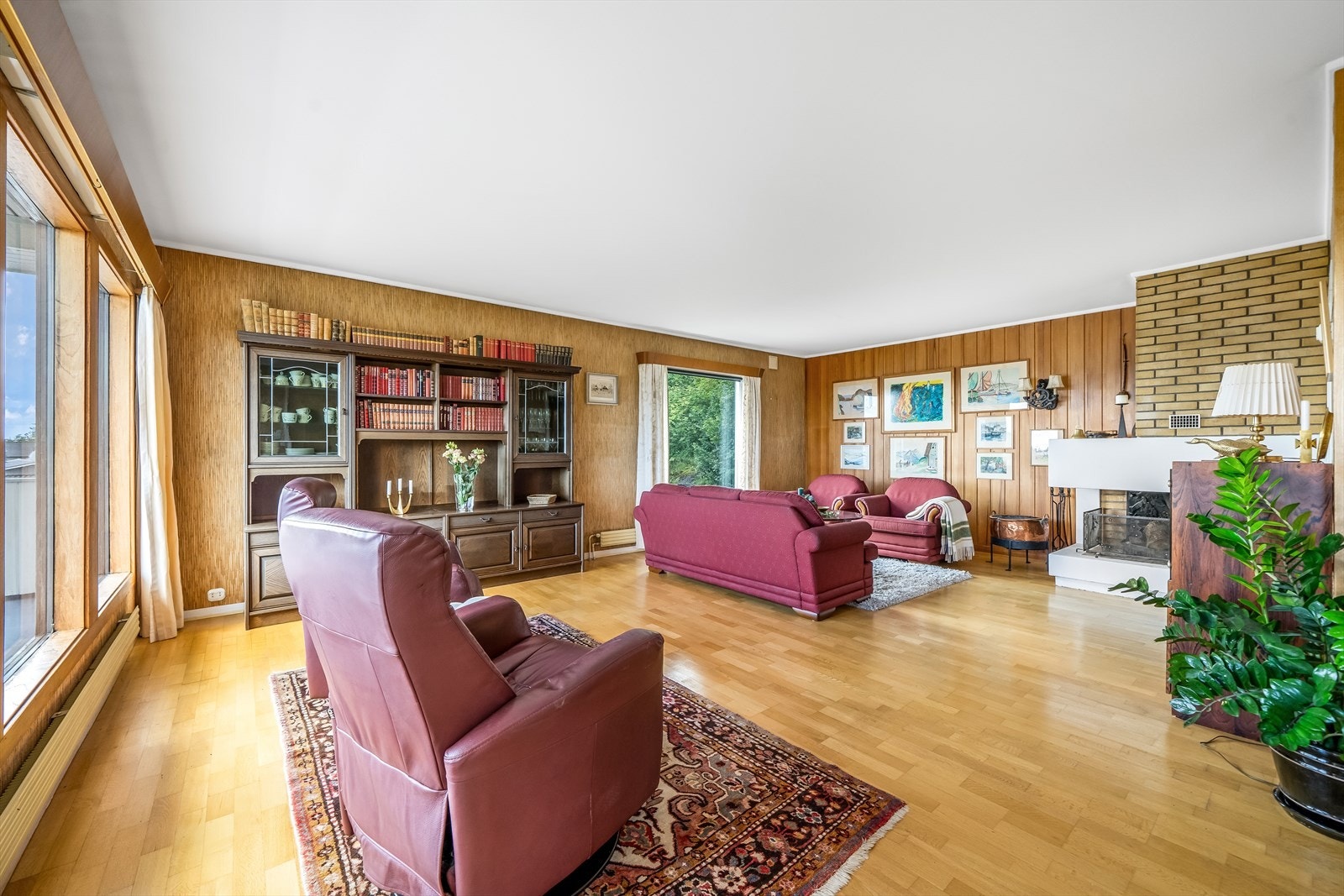 Vinkelstue med flere møbleringsmuligheter. Galleribilde