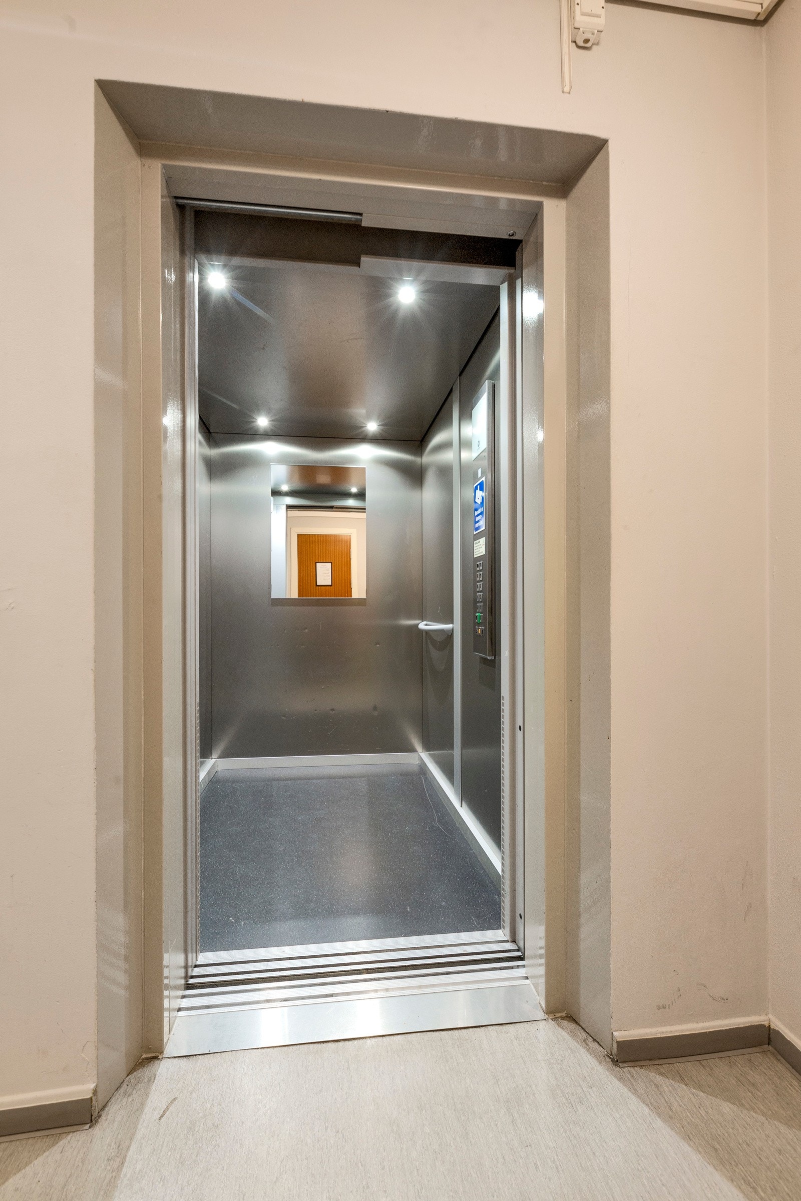Heis i bygget Galleribilde
