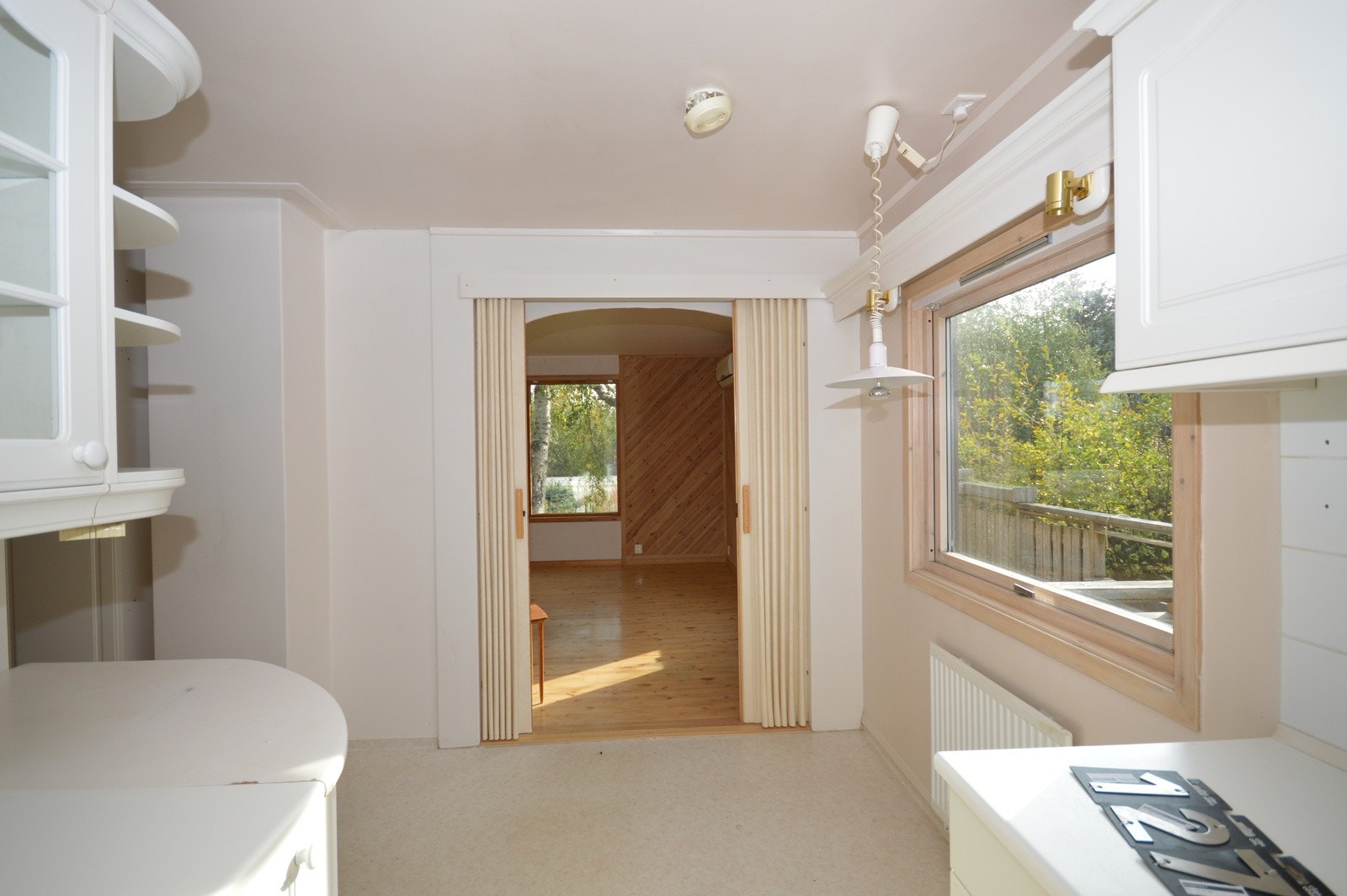 Kjøkken mot stue Galleribilde