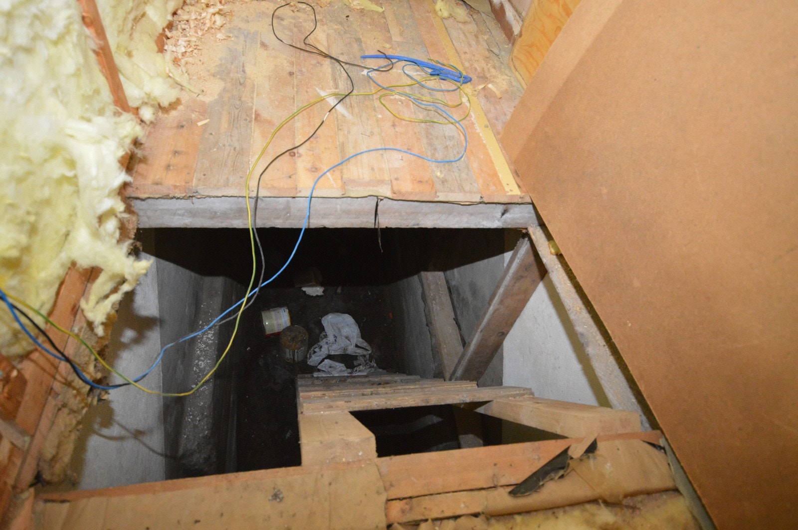 Åpning ned til kjeller Galleribilde