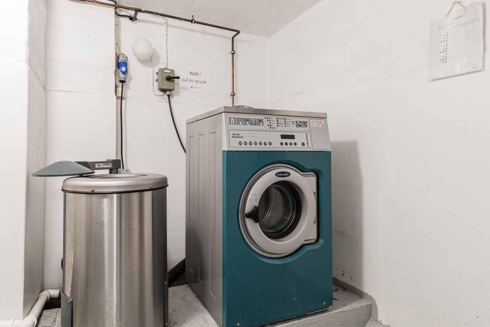 Felles vaskeri i kjeller. Galleribilde