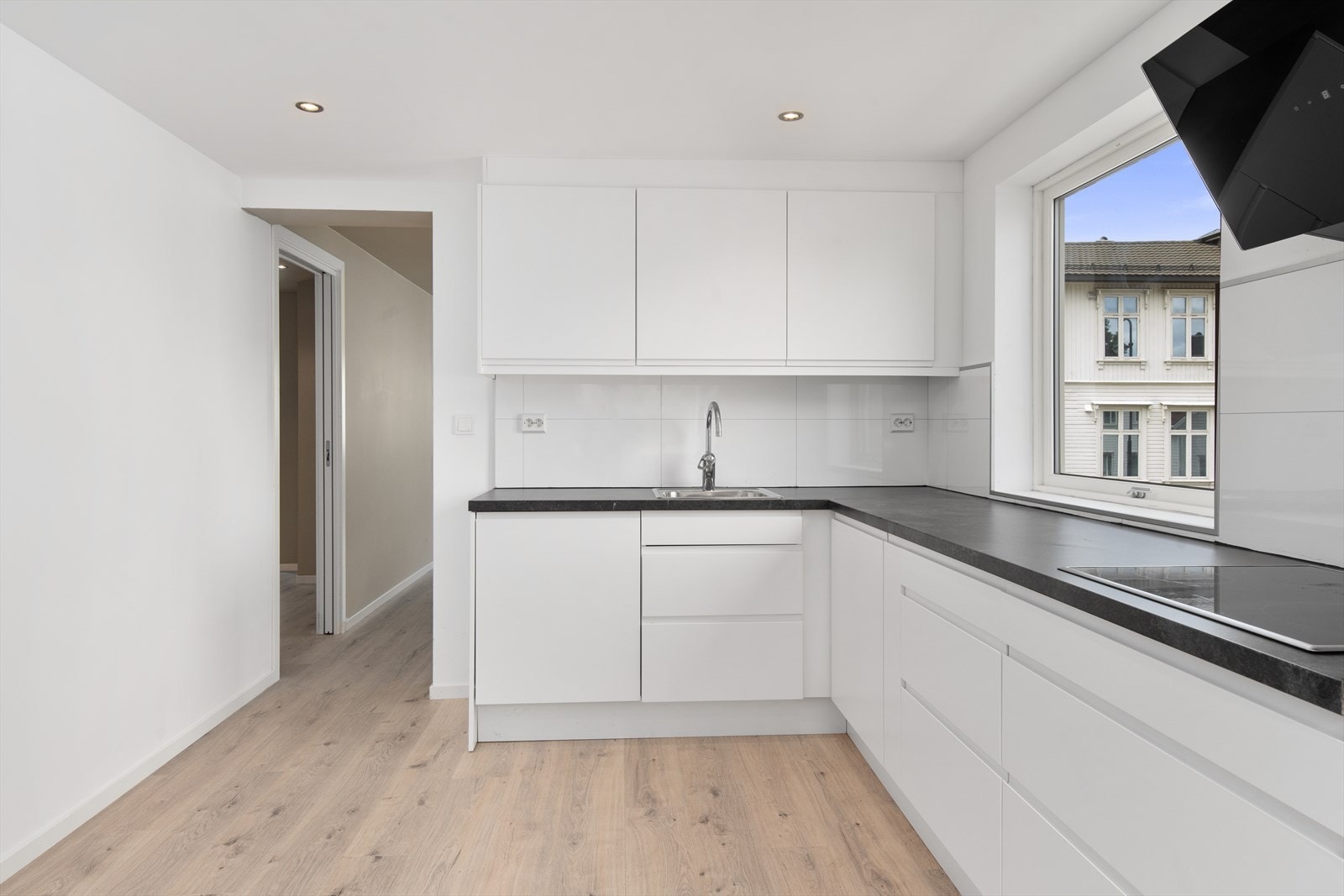 Nytt, lekkert kjøkken. Galleribilde