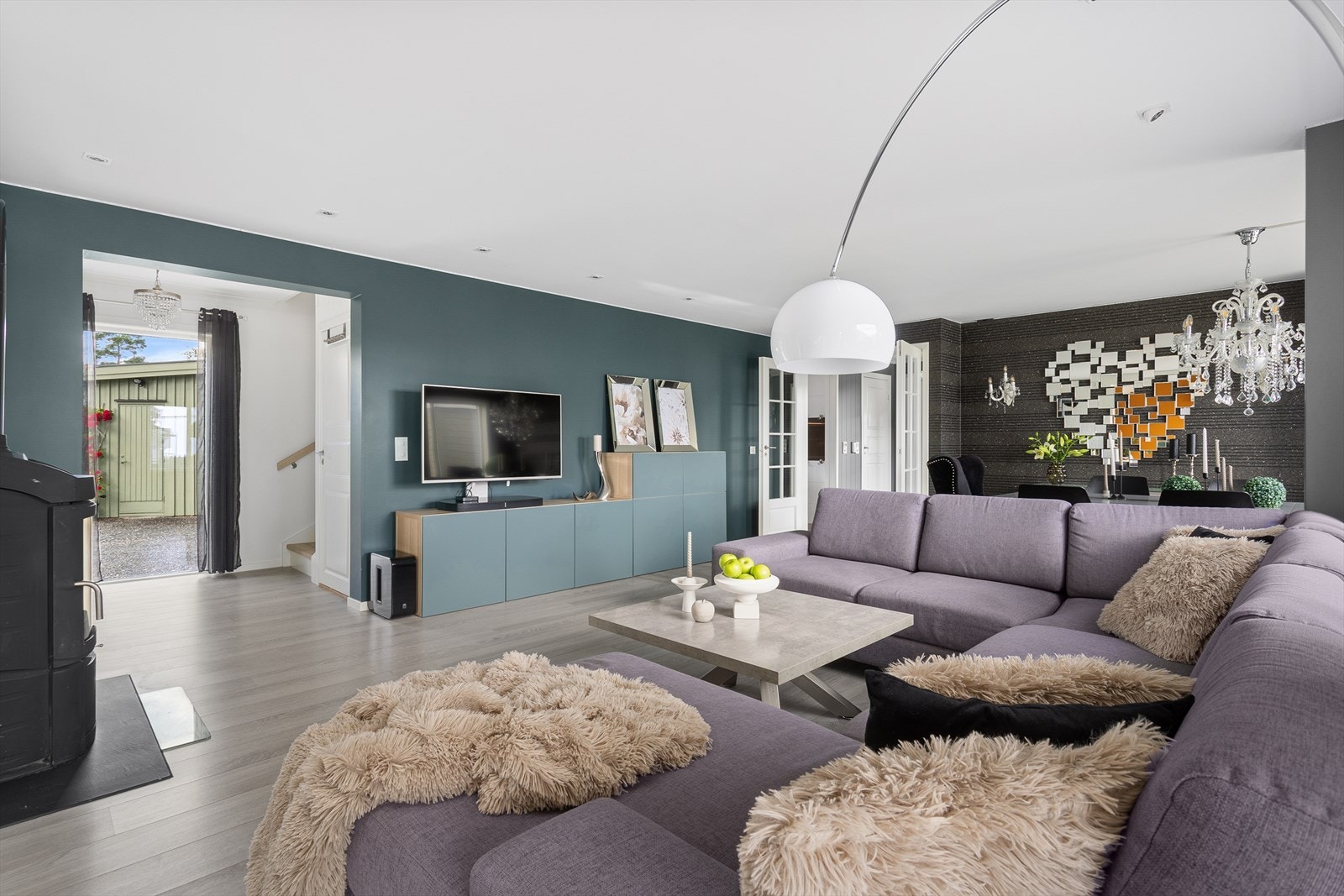 Flotte detaljer med utstrakt bruk av downlights Galleribilde