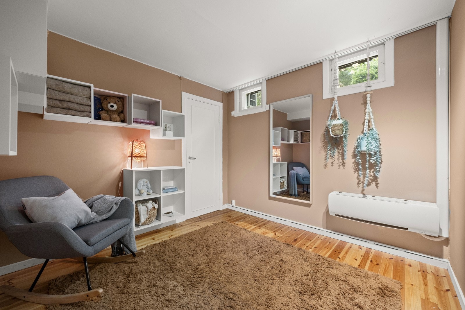 Gang i u. etasje. Galleribilde